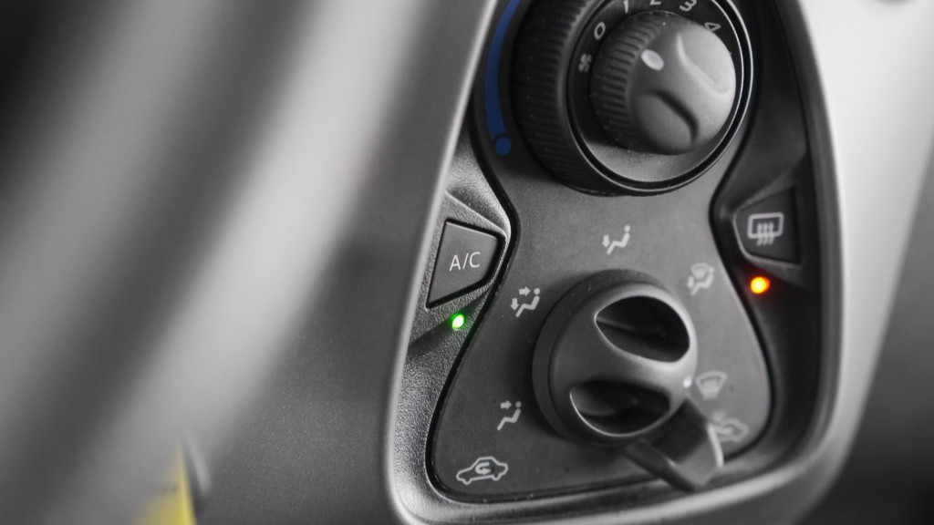 Peugeot 108 1.0 e-vti active | airco | allseasonbanden | elektrische ramen 