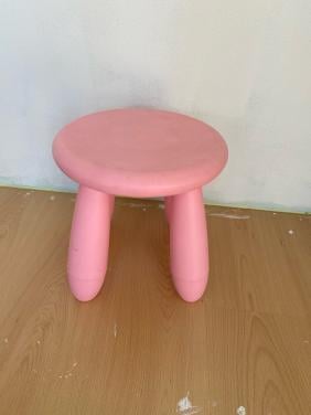 Te koop krukje van de ikea