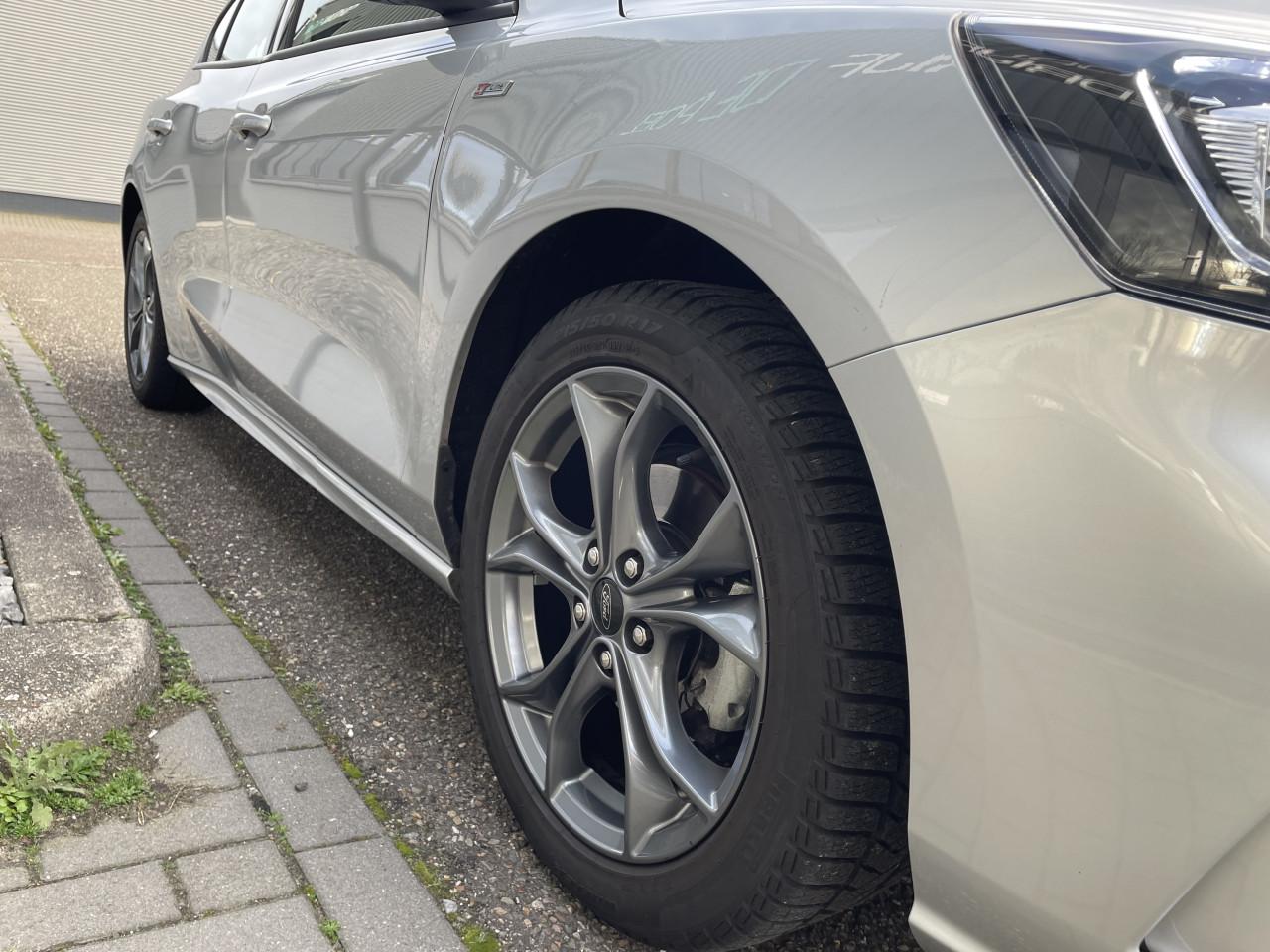 FORD FOCUS 1.0 ECOBOOST ST LINE