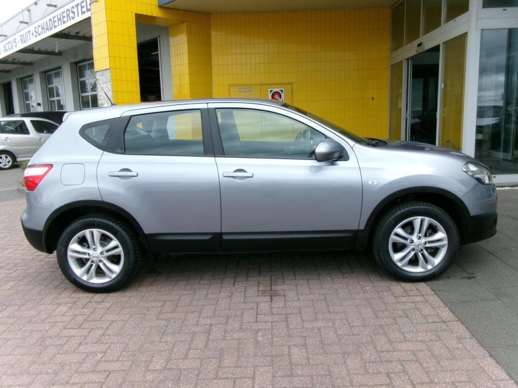 Nissan Qashqai 1.6 acenta airco, nav., camera, trekhaak, pdc