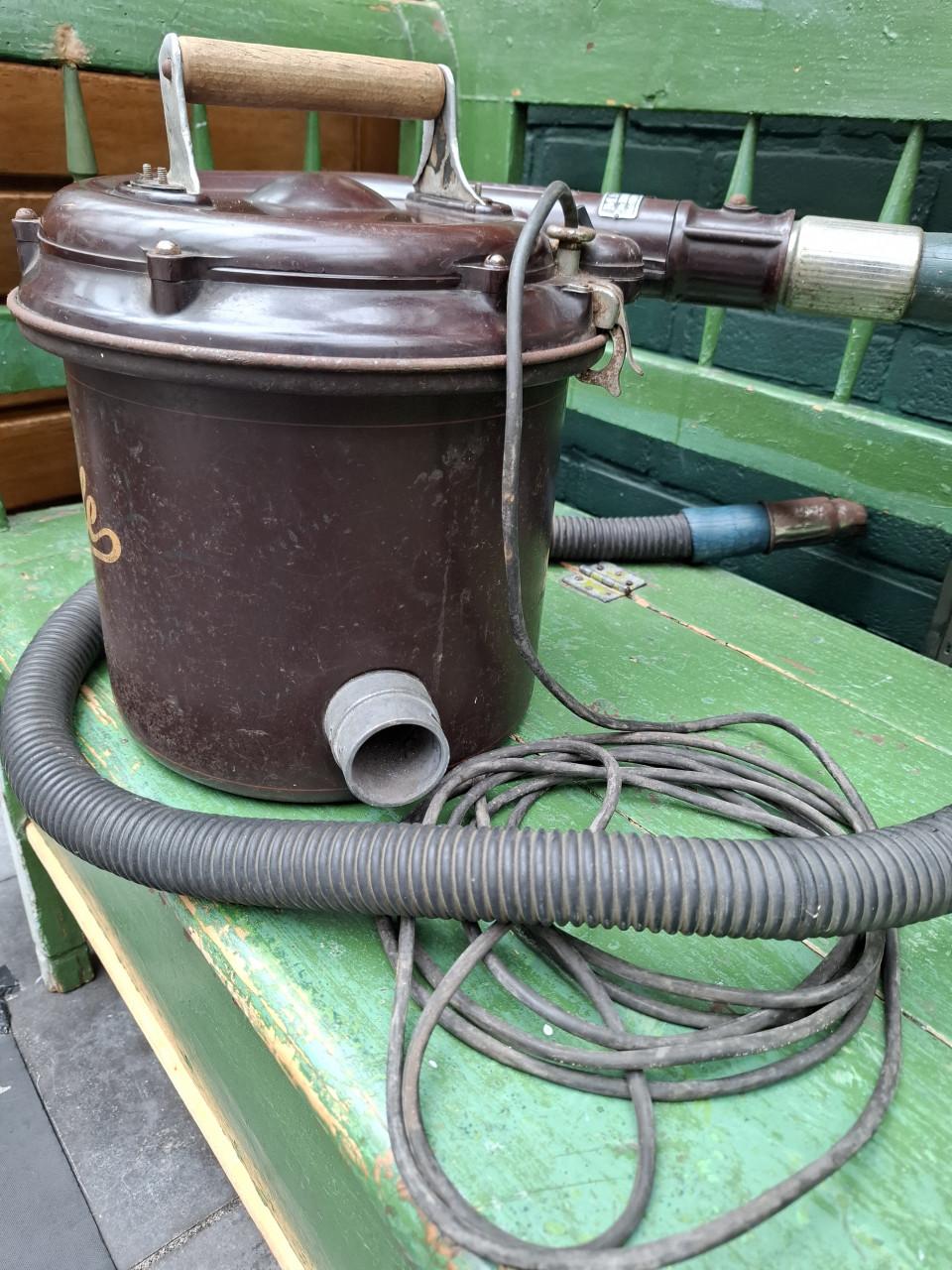 Te koop: Hele oude Miele stofzuiger, Type E