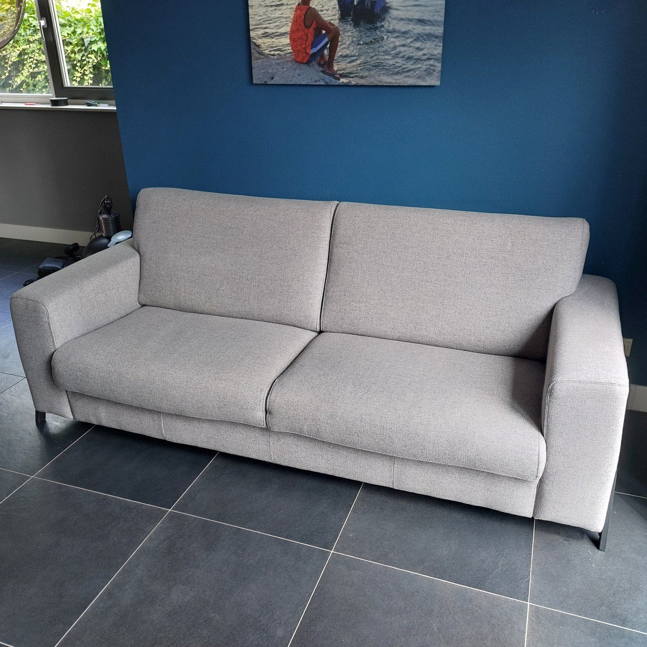 3-zits bank grijs stof met zwart metalen design poten - Henders & Hazel