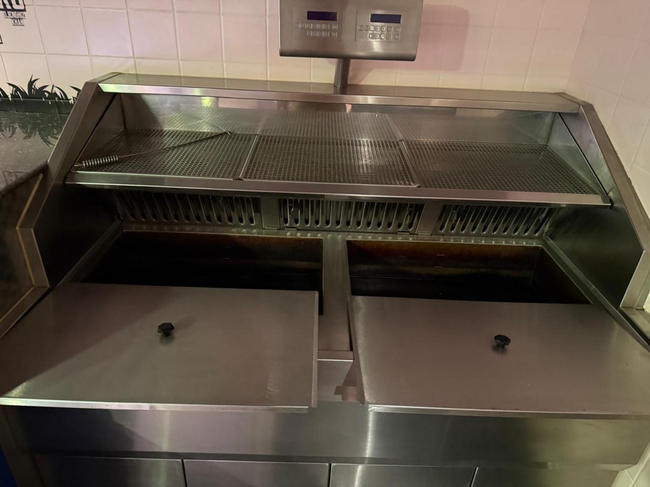 Keukenapparatuur - Complete koeltoog, frituur, afzuigkap en meer