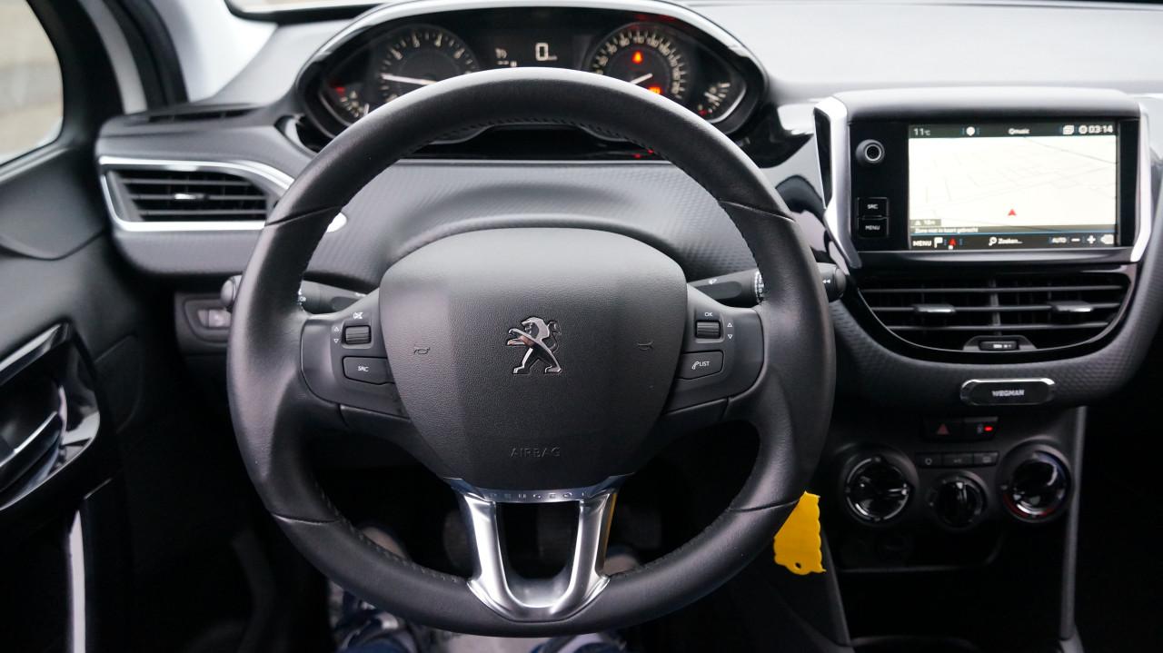 Peugeot 208 1.2 PureTech Signature rijklaar incl garantie