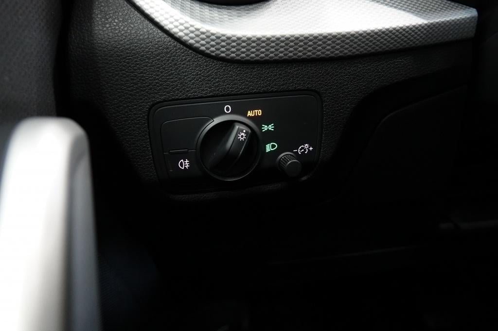Audi Q2 35 tfsi | carplay | keyless | stoelverw. |