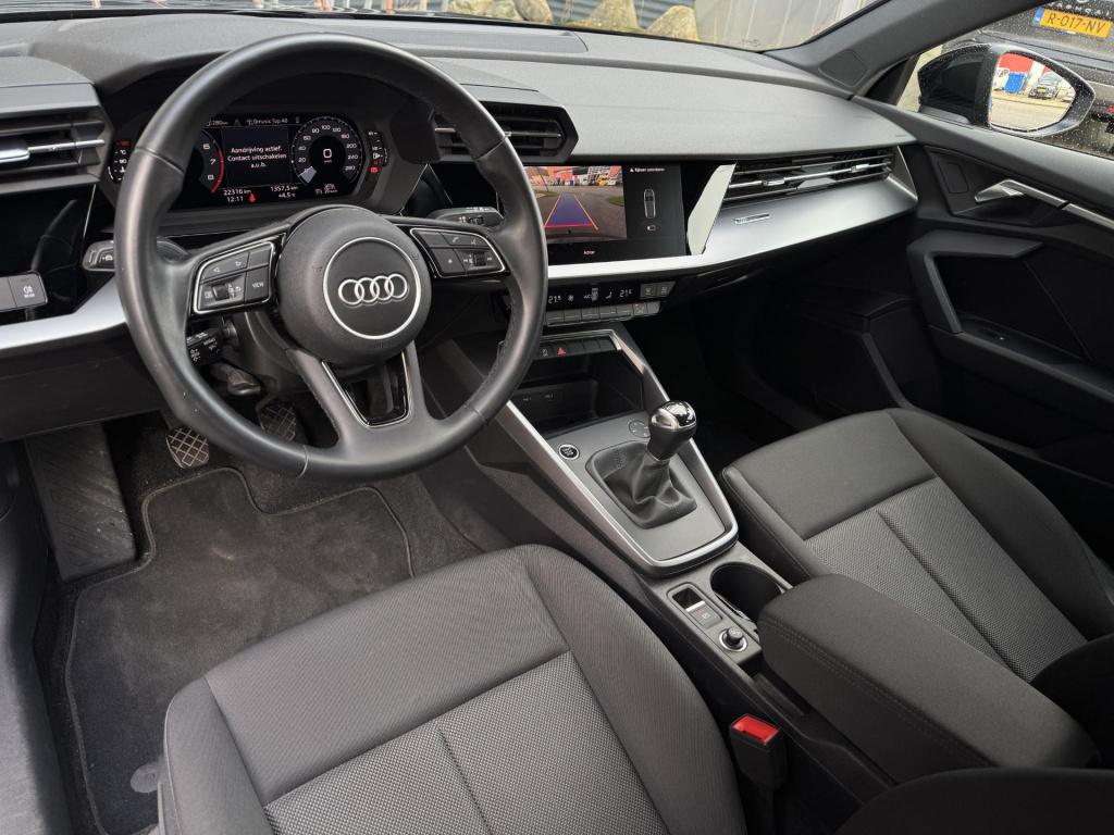 Audi A3 sportback 30 tfsi pro line nl-auto, trekhaak afneembaar!
