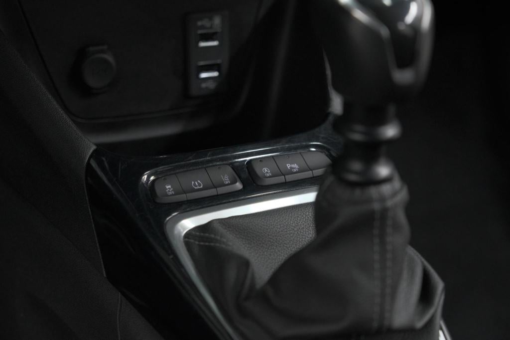 Opel Crossland X 110 turbo innovation | trekhaak | allseason | apple carpla