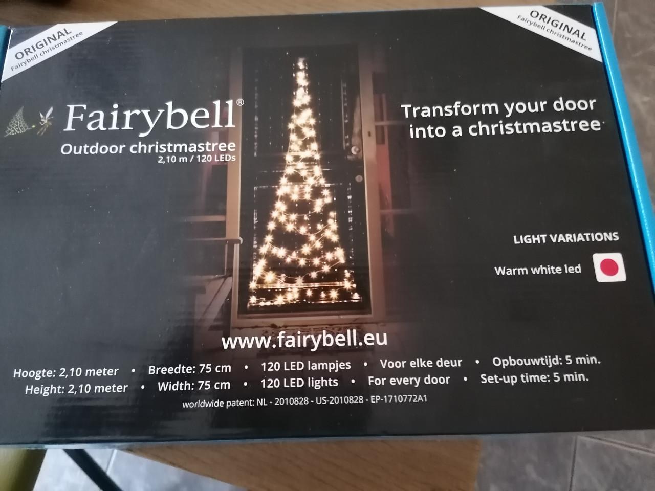 Kerstboom van Fairybell voor aan de deur met 120 lichtjes