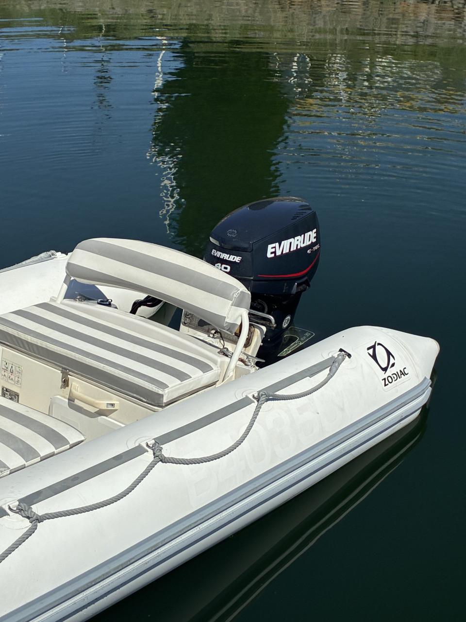 Zodiac yachtline 420 met 40 pk evinrude e-tec en riba trailer