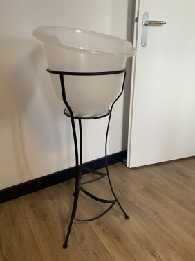 Tummy tub met standaard