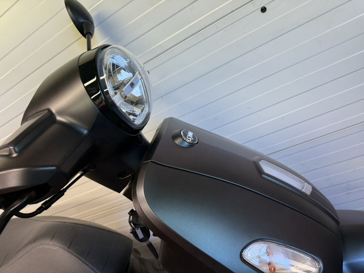Sym Fiddle IV 25/45km de A-merk retro scooter!