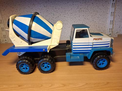 Vintage blikken betonauto