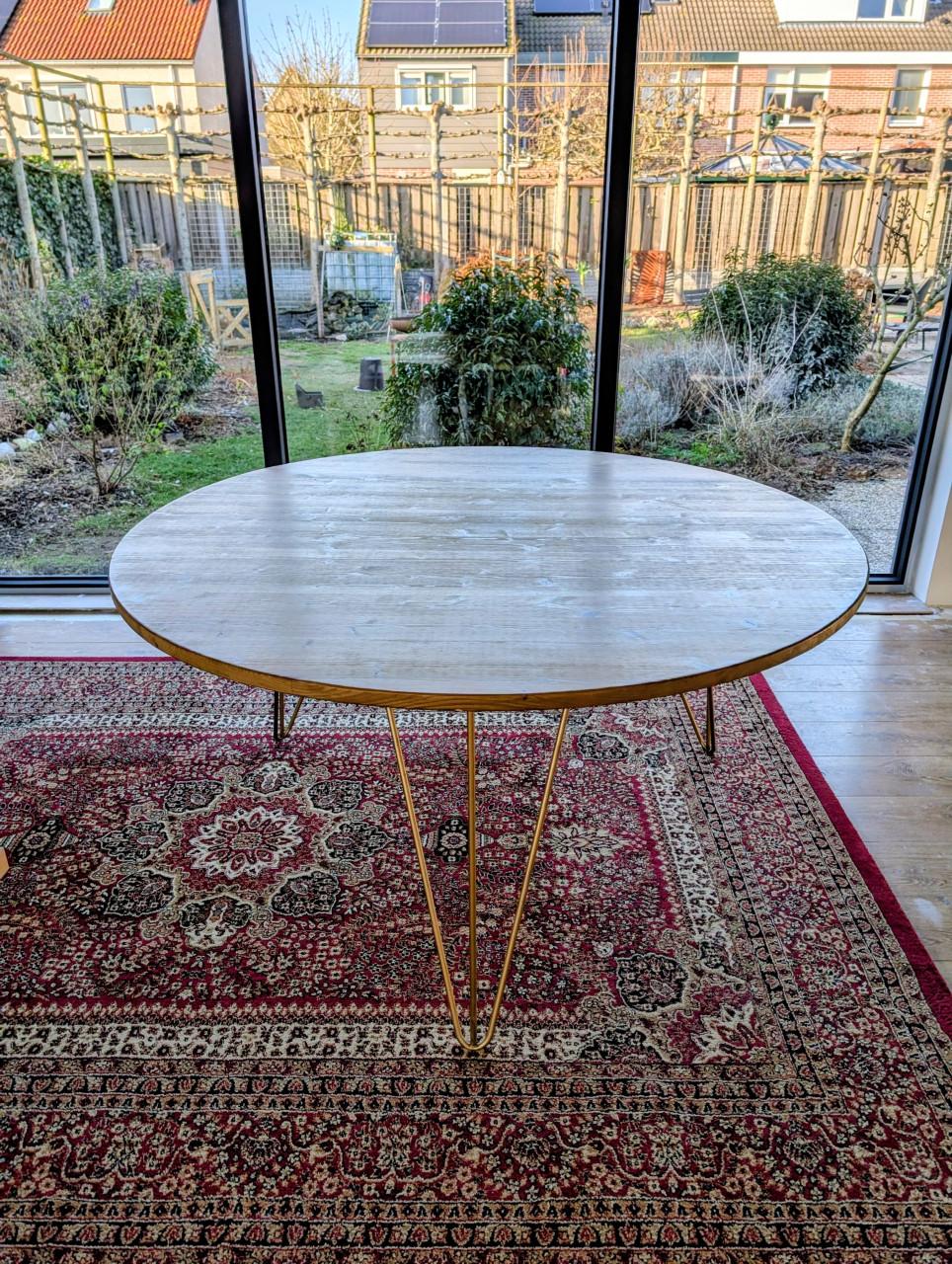 Eettafel van Allon Dery