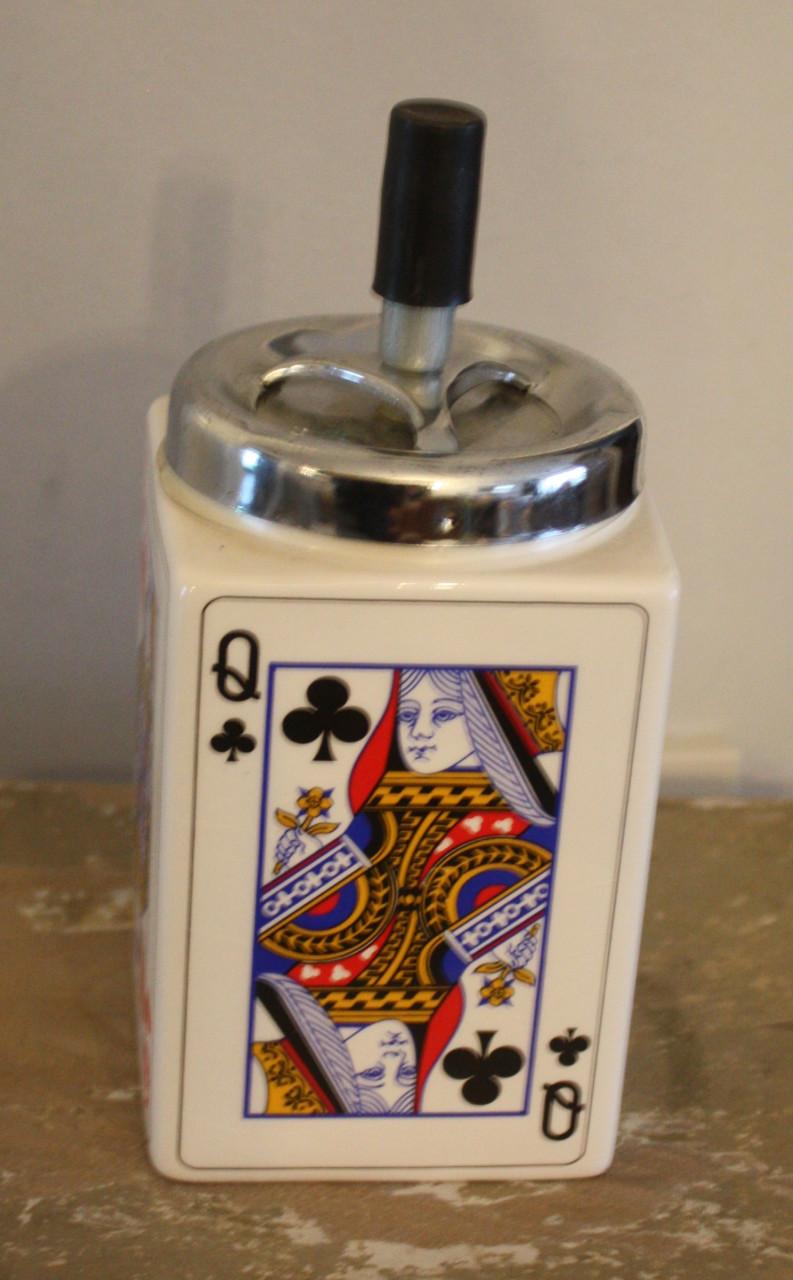 Nieuw stenen asbak met kaarten print