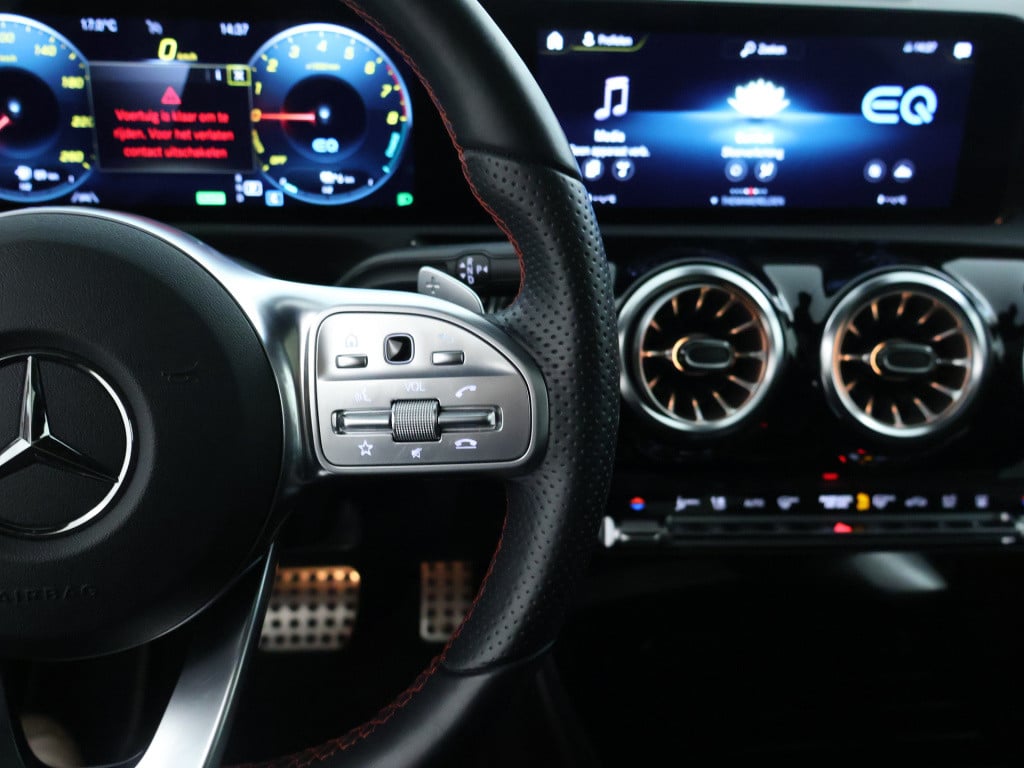 Mercedes-Benz A-Klasse 250 e sedan amg plug-in hybride amg line | night pak