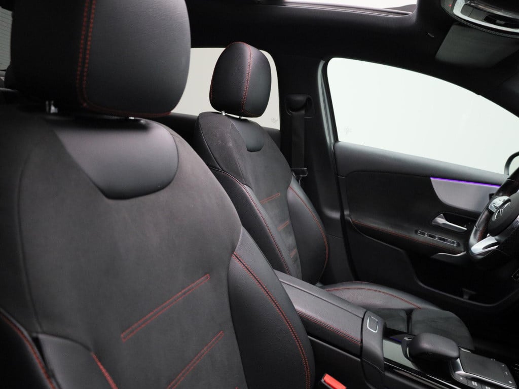 Mercedes-Benz A-Klasse 180 business solution amg | automaat | lmv | panoram