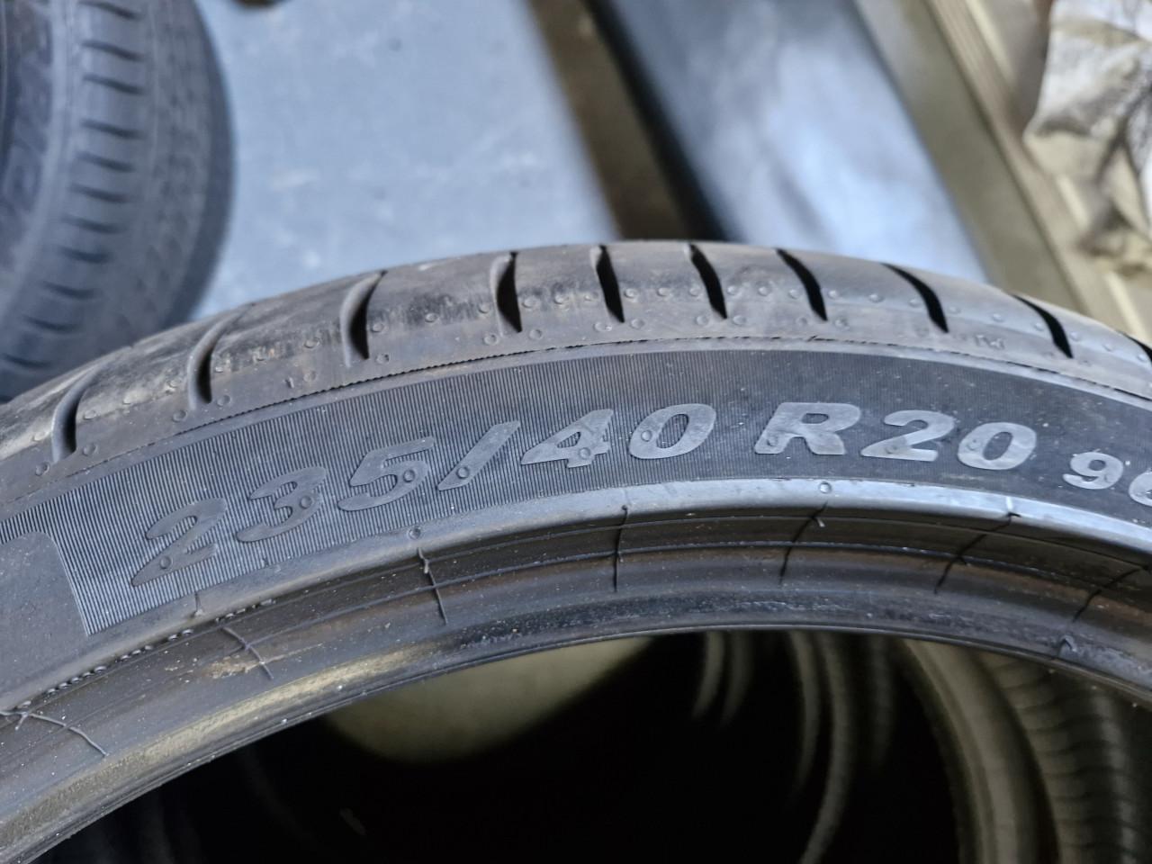 Pirelli Scorpion 235 40 R20