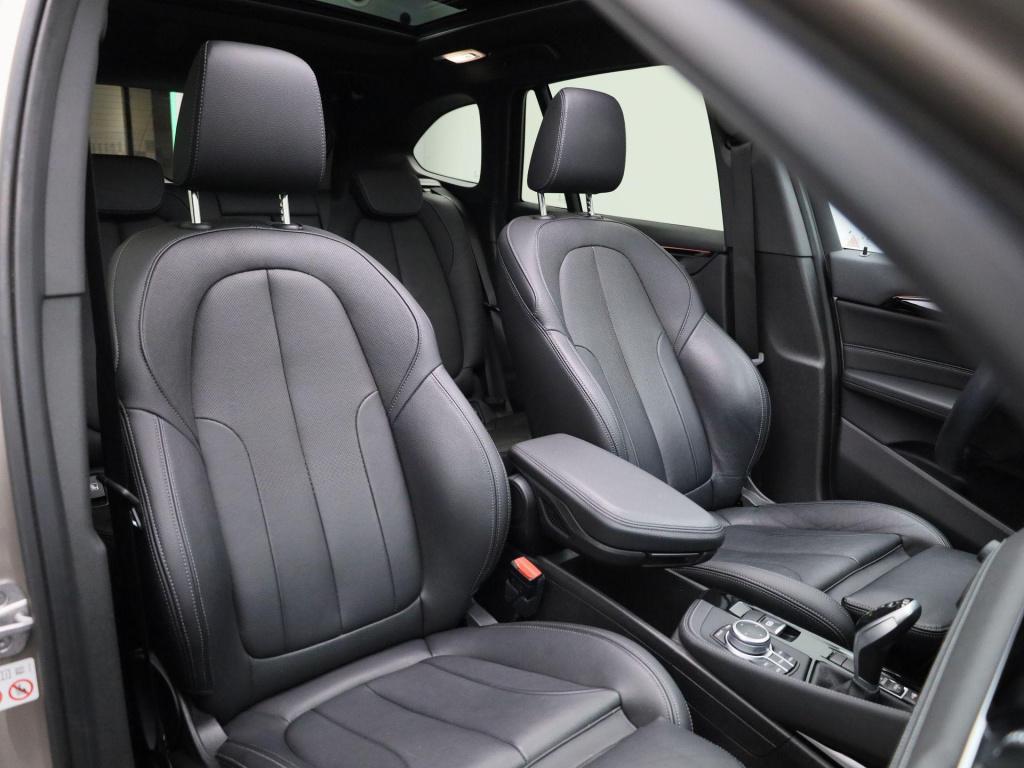 BMW X1 sdrive20i business edition plus | automaat | stoel verwarming | lede