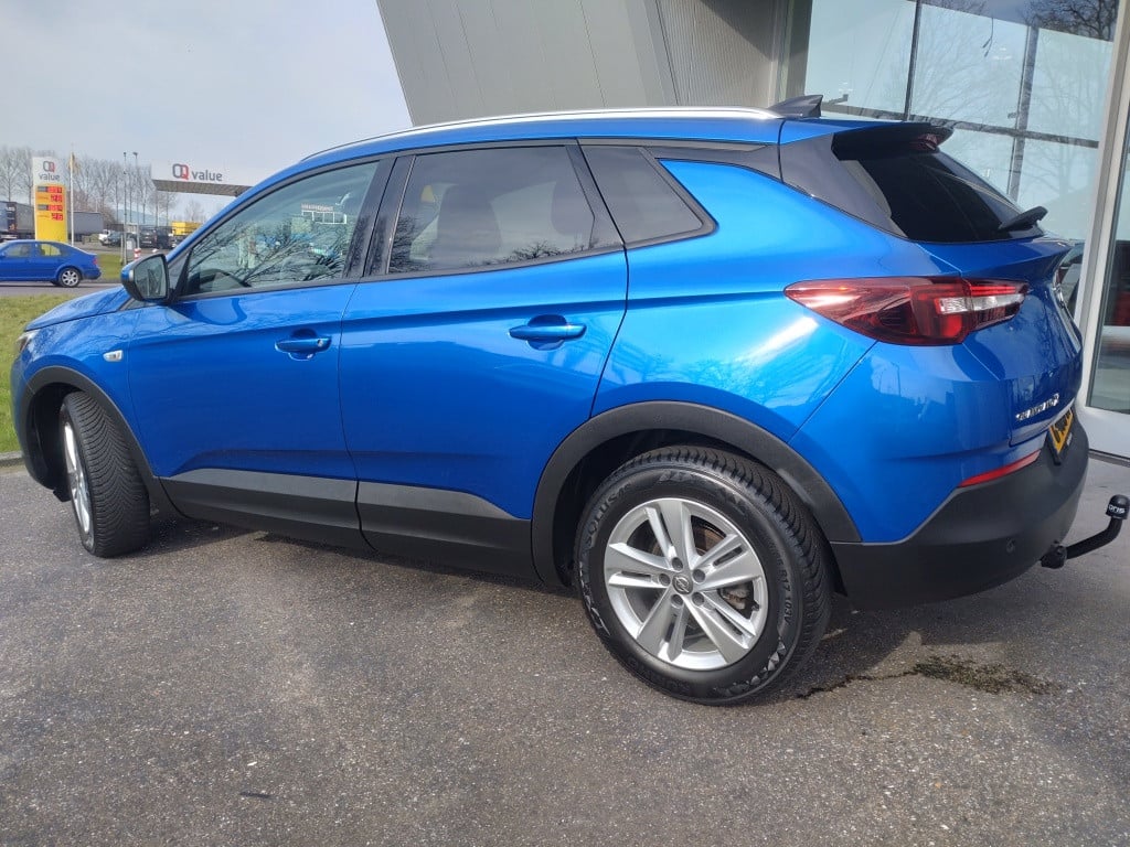 Opel Grandland X 1.2 turbo business +