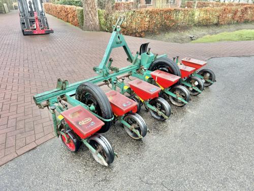 Vicon 6 rijer bietenzaaier 6x50cm