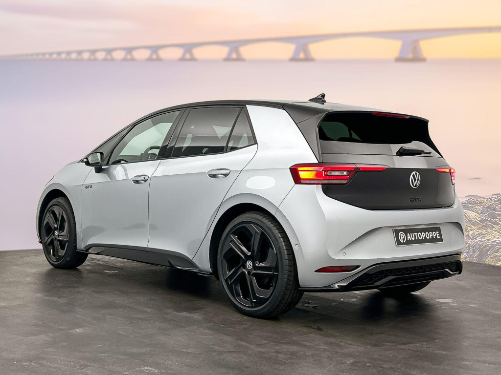 Volkswagen Id.3 gtx performance 79 kwh accu, 240 kw / 326 pk hatch