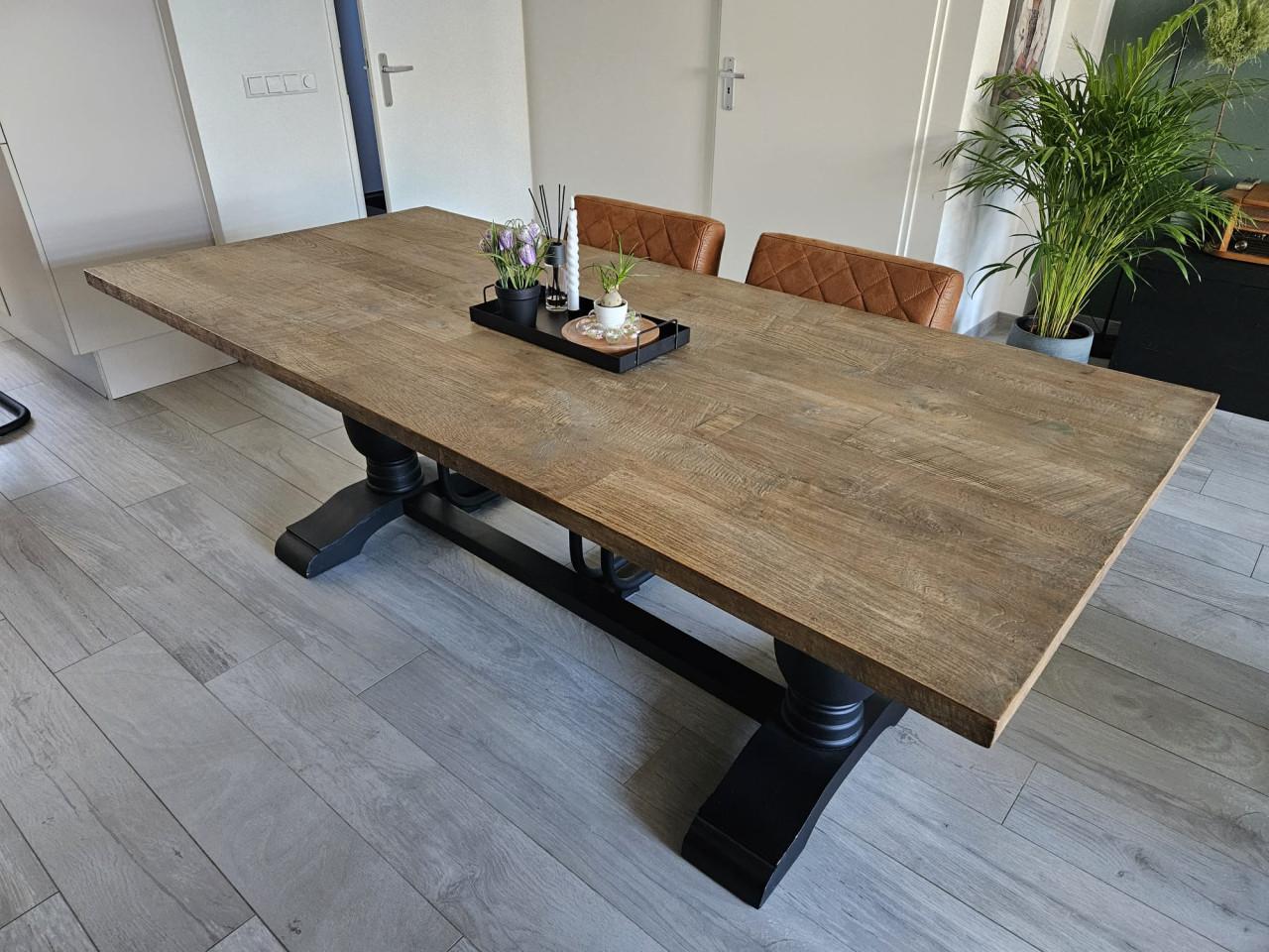 Prachtige eethoek aangeboden