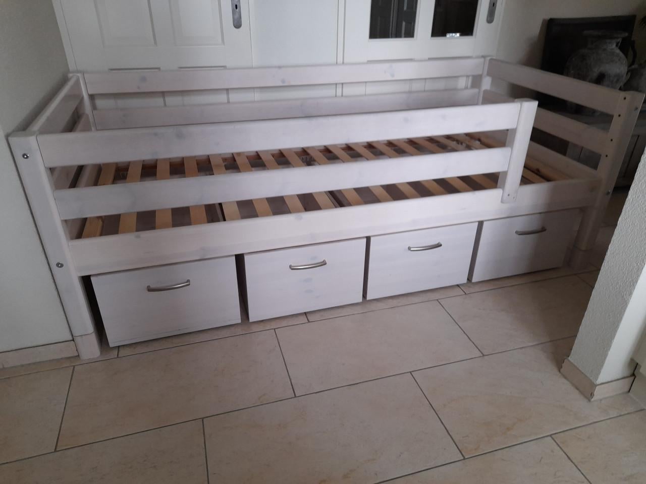Flexa bed met laden 90 x 200 ( in goede nette staat )