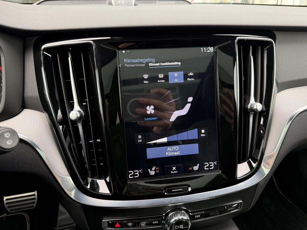 Volvo V60 t6 340pk recharge r-design| panodak| b&w sound| adap.cruise| tre