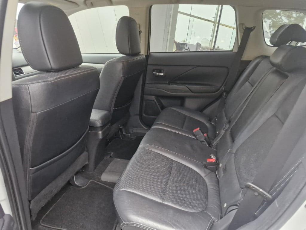 Mitsubishi Outlander 2.0 phev instyle+
