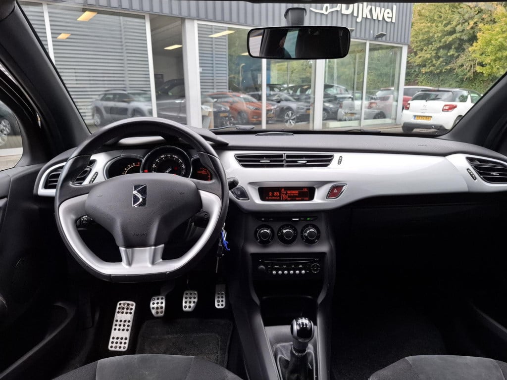Citroen DS3 1.4 vti 95 chic airco/lmv/trekhaak