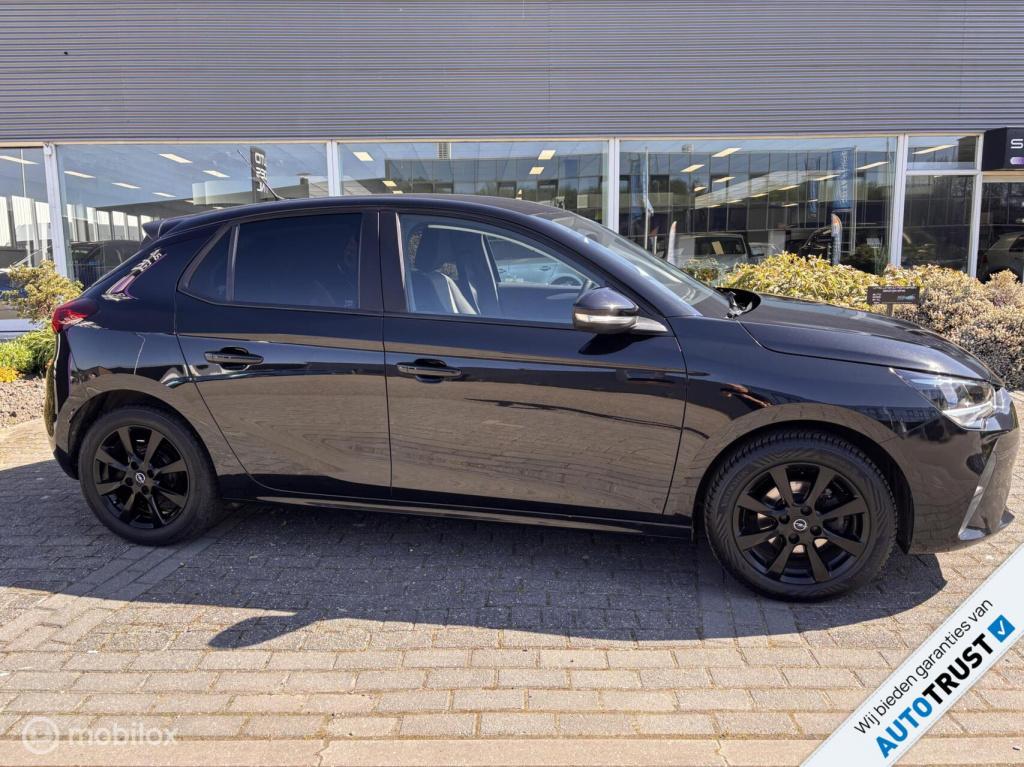 Opel Corsa 1.2 black line + nw d.riem