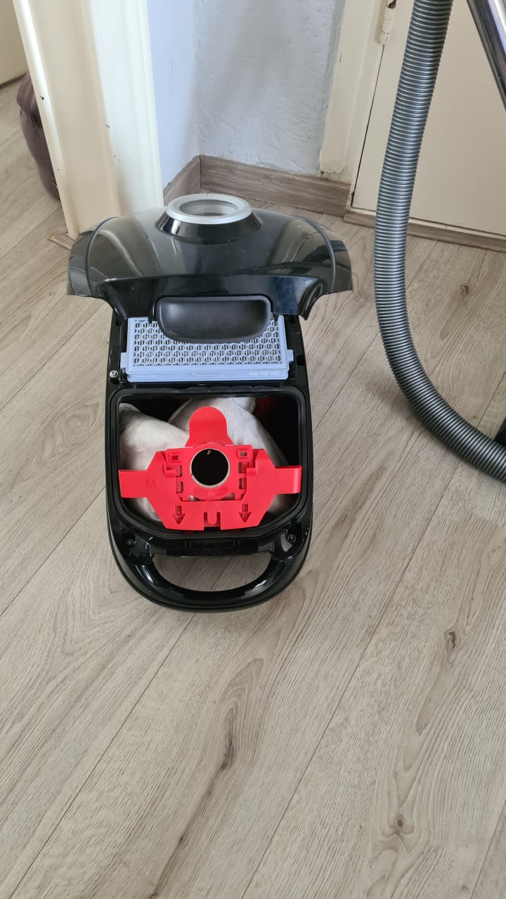 Stofzuiger merk MIELE met stofzak-220V-2000W-compleet