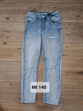 Stoere H&M & Denim spijkerbroek met trendy scheuren  maat 140