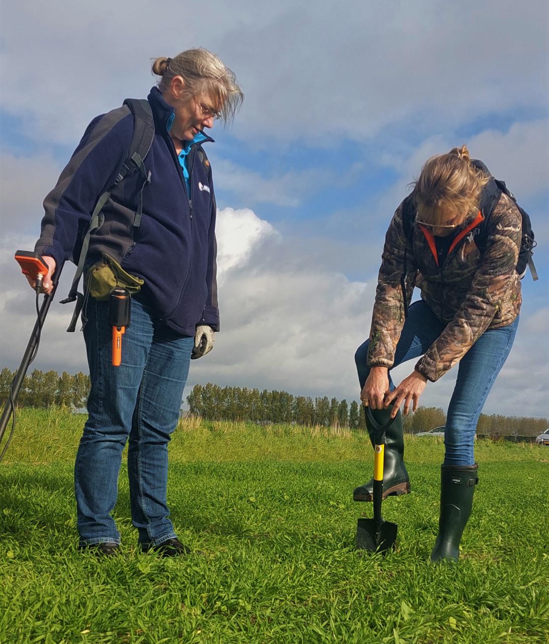 Metaaldetectie workshops op boomgaarden, weilanden en akkers
