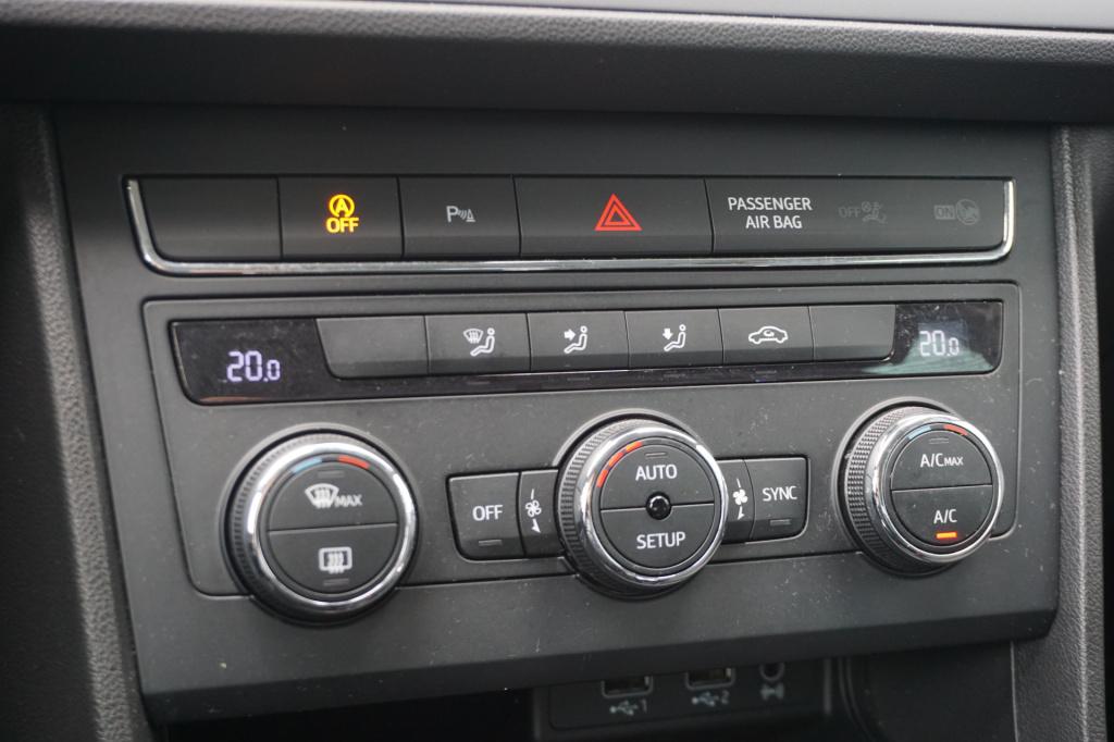 Seat Leon st 1.0 ecotsi style business intense automaat - climate / navi / 
