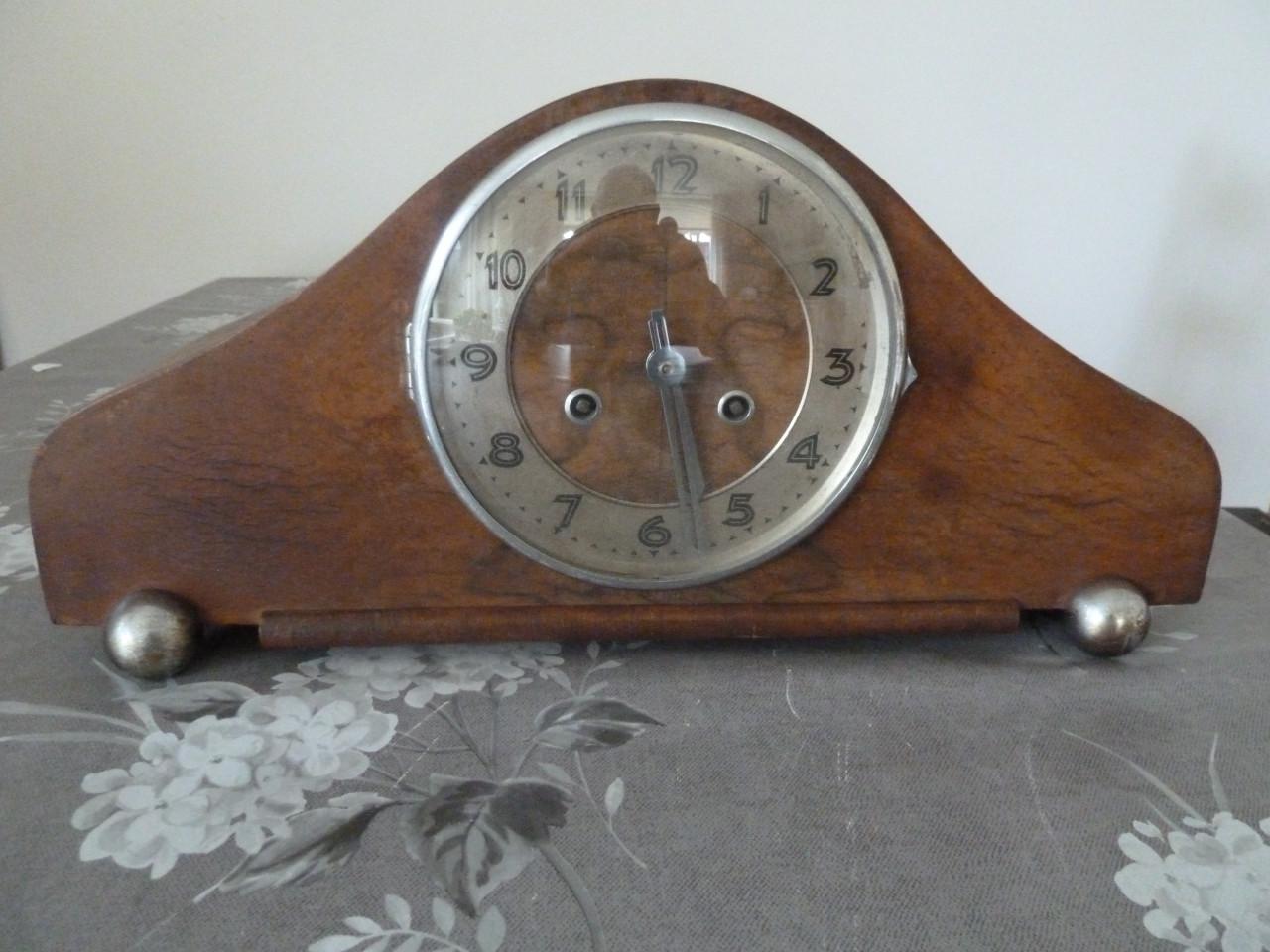 Antieke schoorsteenpendule