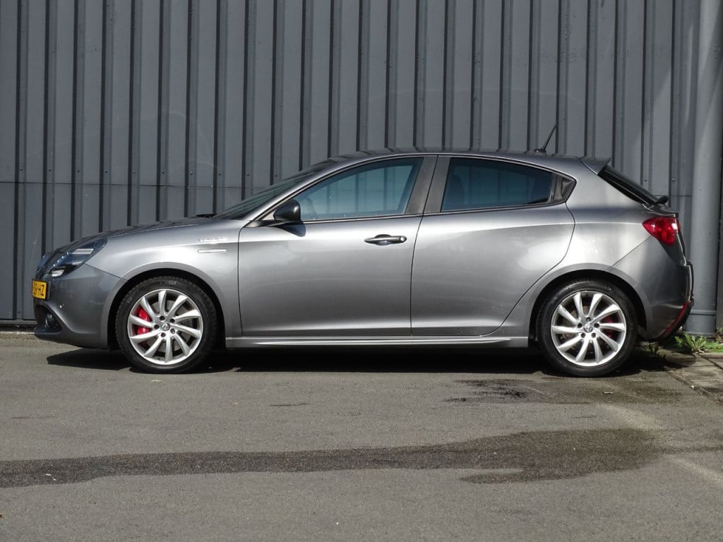Alfa Romeo Giulietta 1.750 turbo veloce 240pk | sportstoelen | xenon
