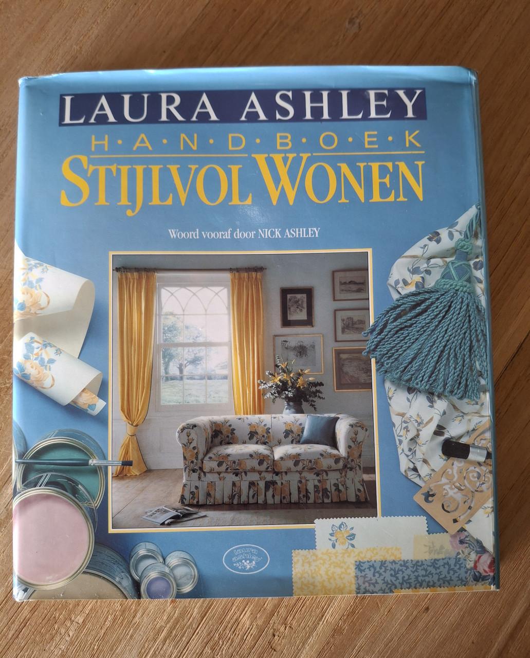 Boek: Laura Ashley, Stijlvol Wonen