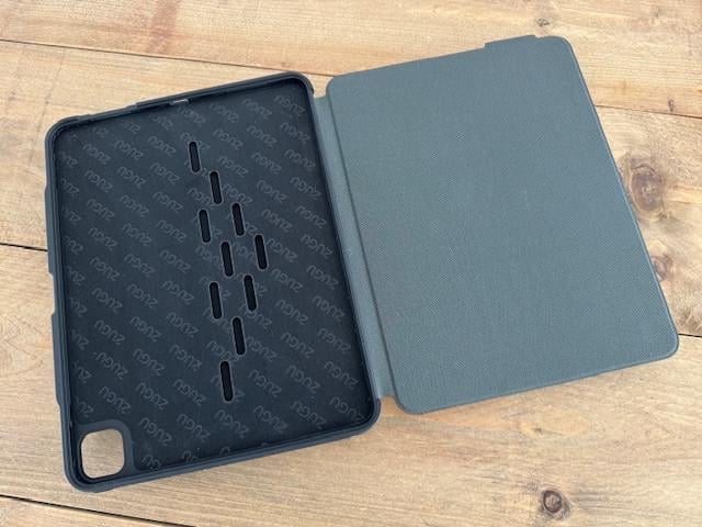 ZUGU case voor iPad Pro 13 (M4) 2024, M5 (2025), zwart, magnetisch