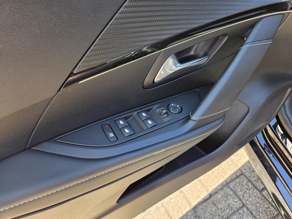 Peugeot 208 gt 50 kwh | pack alcantara | verwarmde voorstoelen | massagefun