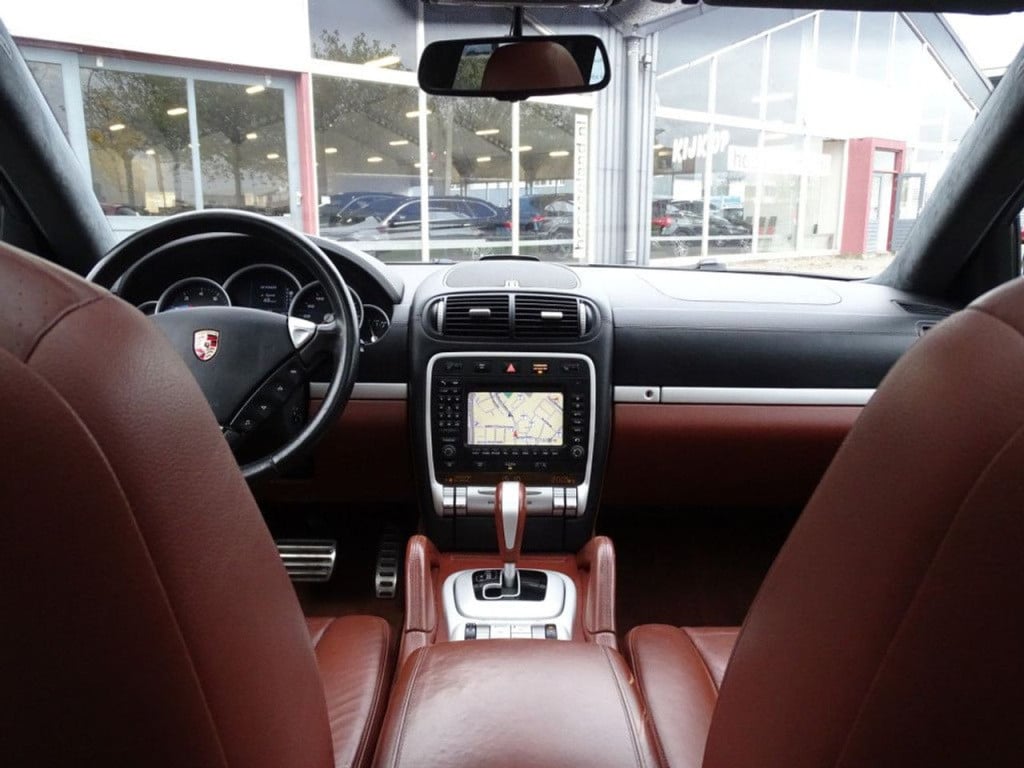 Porsche Cayenne 4.8 turbo 500pk | pano