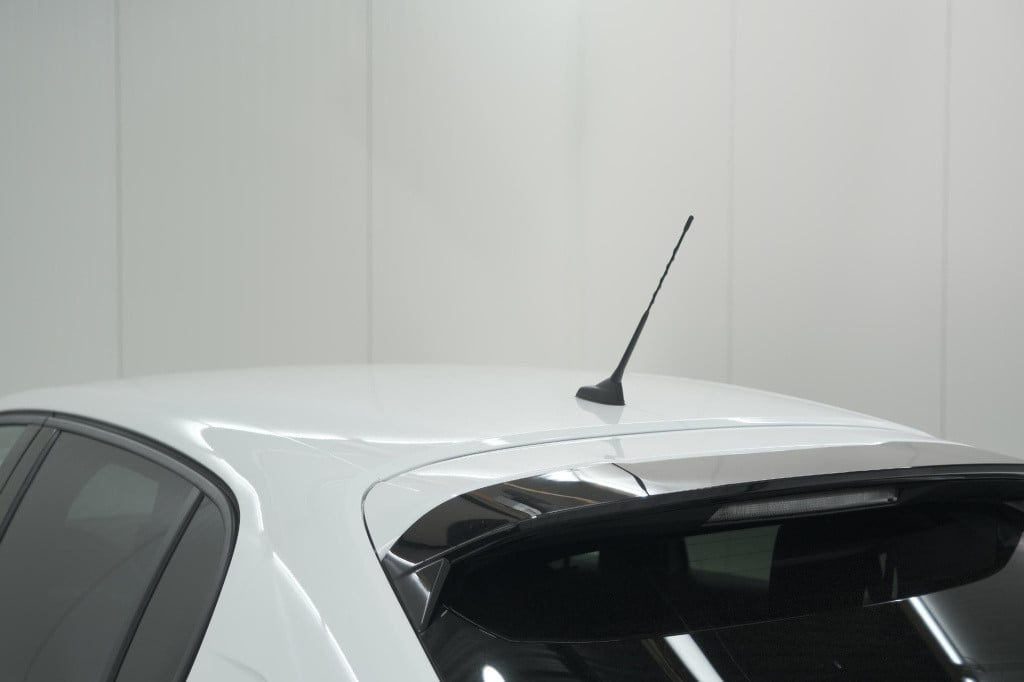 Peugeot 208 puretech 100 allure pack | camera | apple carplay | stoelverwar