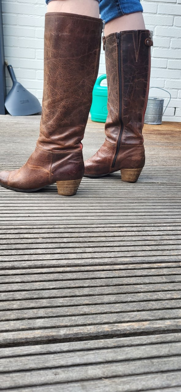 Dameslaarzen, maat 38, bruin leer