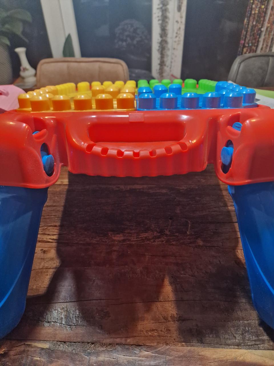 Mega bloks blokken en tafel