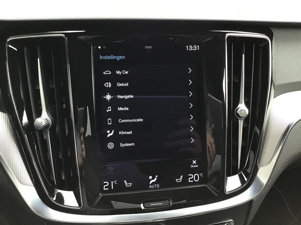 Volvo V60 2.0 t6 awd r. r-des. audio & park assist & climate line