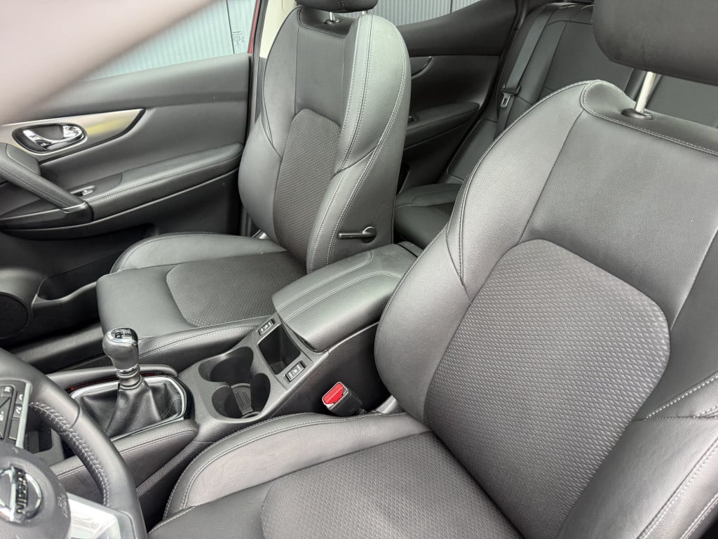 Nissan Qashqai 1.2 tekna pakket 5-drs