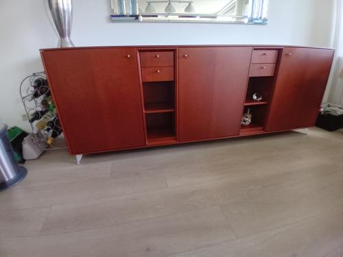 Dressoier kersen kleur l 232x45x86
