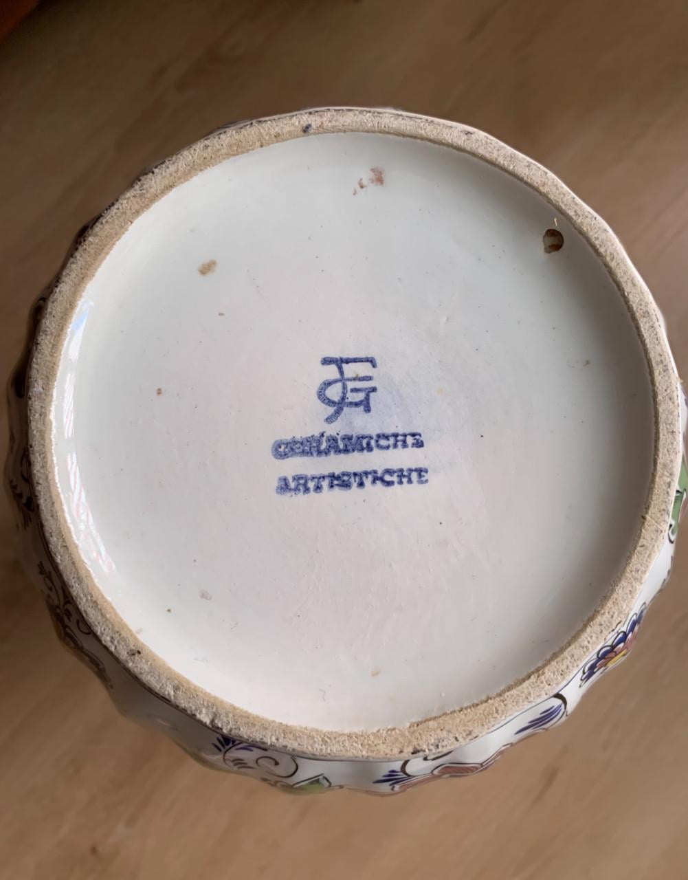 VINTAGE VAAS VAN KERAMIEK MAASTRICHT