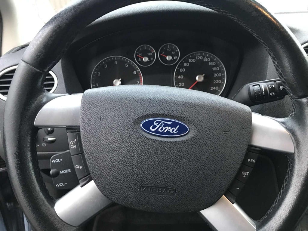 Ford Focus wagon 2.0-16v futura