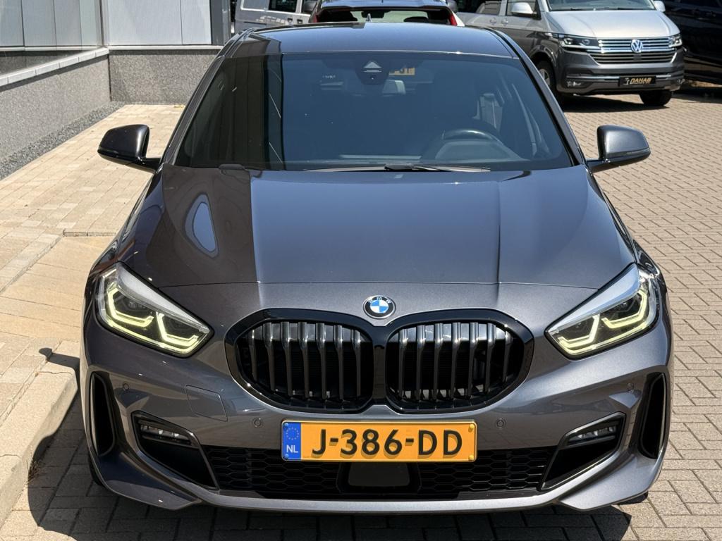 BMW 1 Serie 118i m-sport executive edition | apple carplay | harman kardon 
